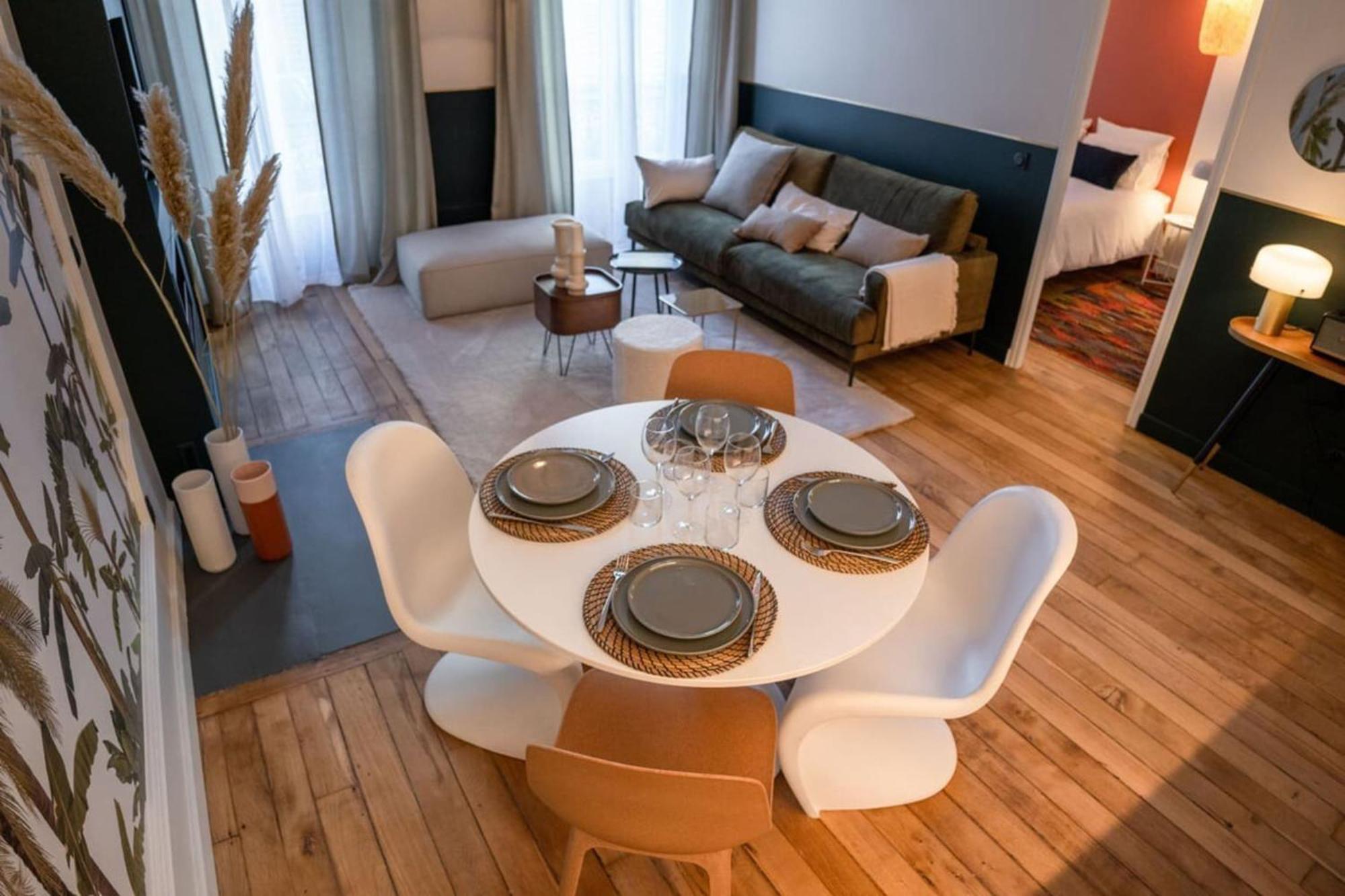 Beige Hospitalite - Coco - Hypercentre-2Chambres-Parking-Zen Сент Етиен Екстериор снимка